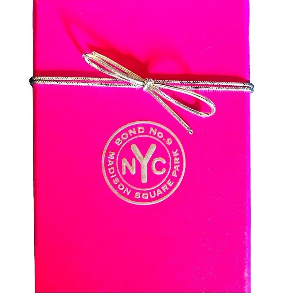 Bond No. 9 New York Pink and Silver Gift Box or Jewelry Organizer